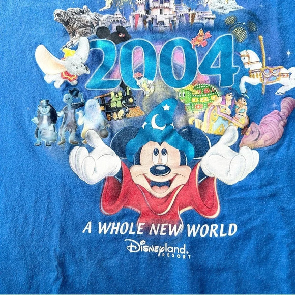 Vintage 2004 Disneyland  World Short Sleeve Tee - Picture 10 of 14